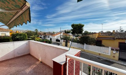 Resale - Villa - Torrevieja - Punta Prima