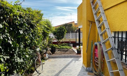 Resale - Villa - Torrevieja - Punta Prima