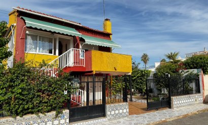Resale - Villa - Torrevieja - Punta Prima