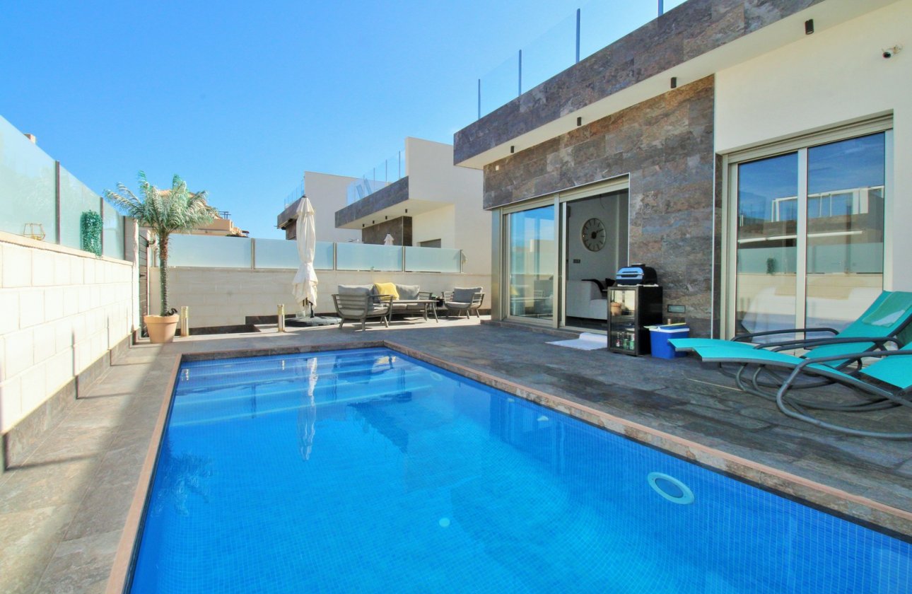 Reventa - Villa - Villamartin - Villamartín
