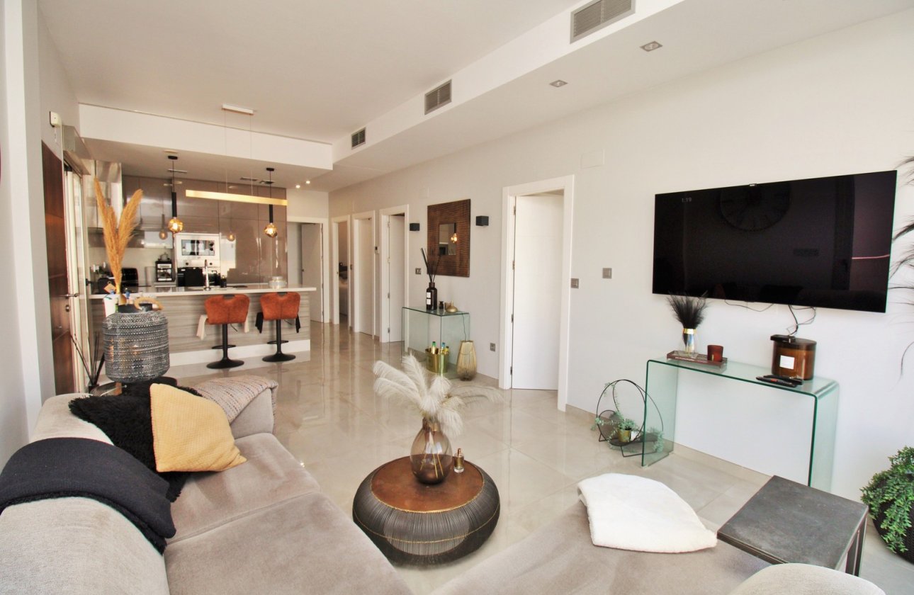 Reventa - Villa - Villamartin - Villamartín