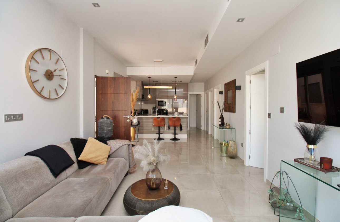 Reventa - Villa - Villamartin - Villamartín