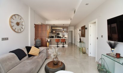 Reventa - Villa - Villamartin - Villamartín