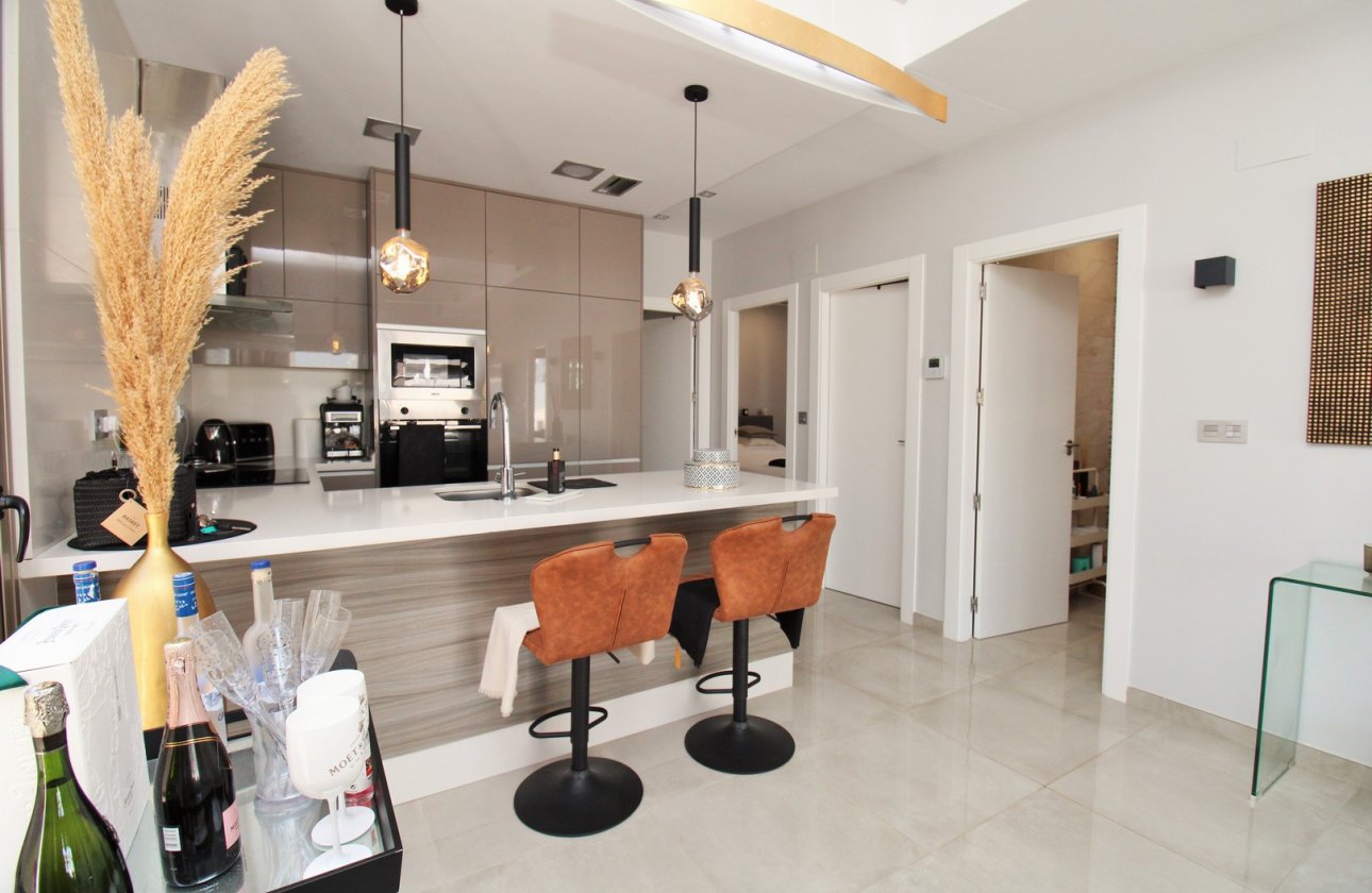 Reventa - Villa - Villamartin - Villamartín