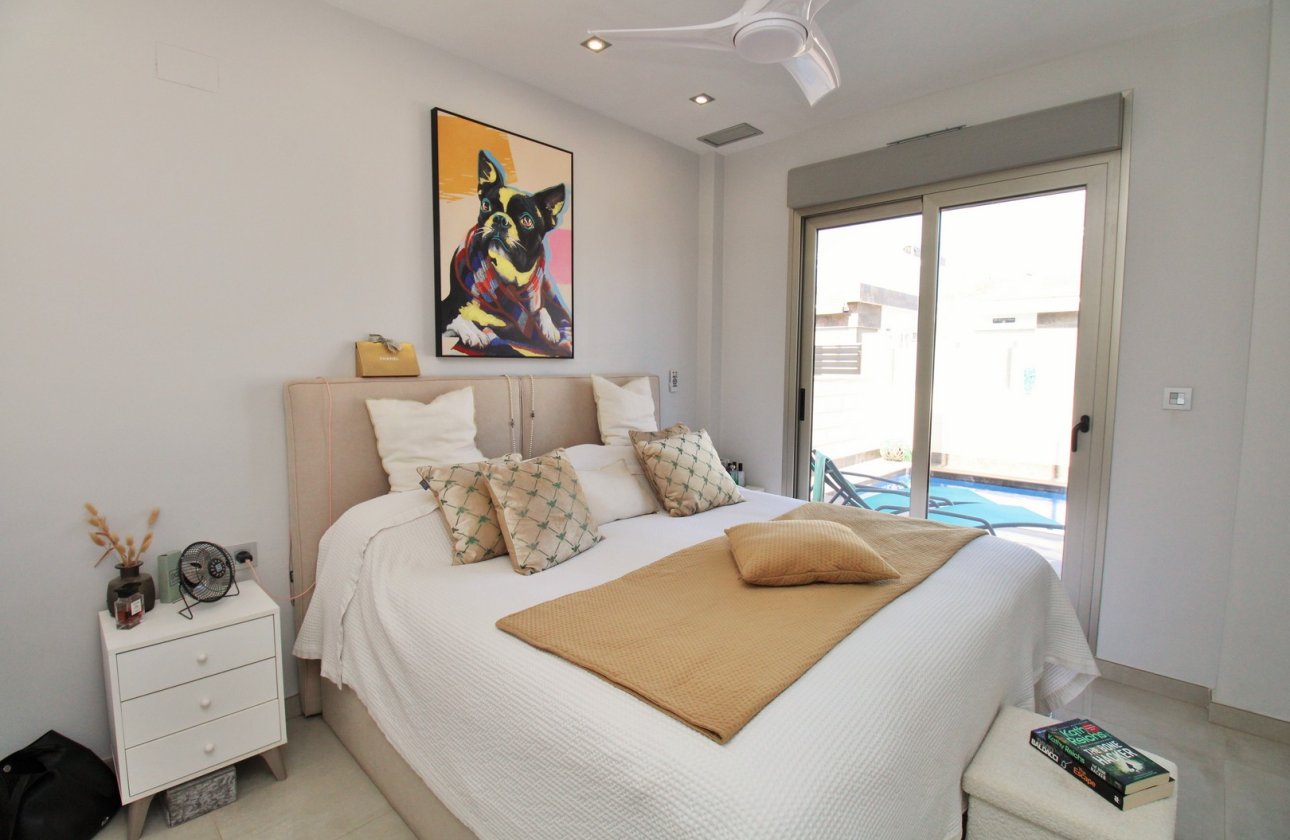 Reventa - Villa - Villamartin - Villamartín