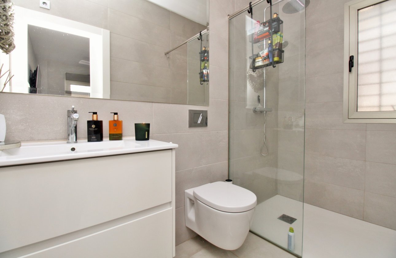 Reventa - Villa - Villamartin - Villamartín