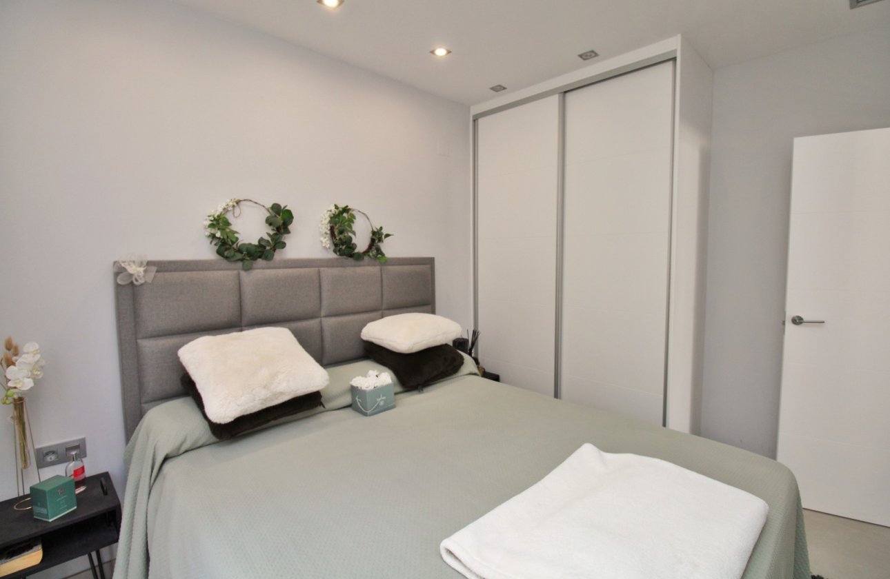 Reventa - Villa - Villamartin - Villamartín