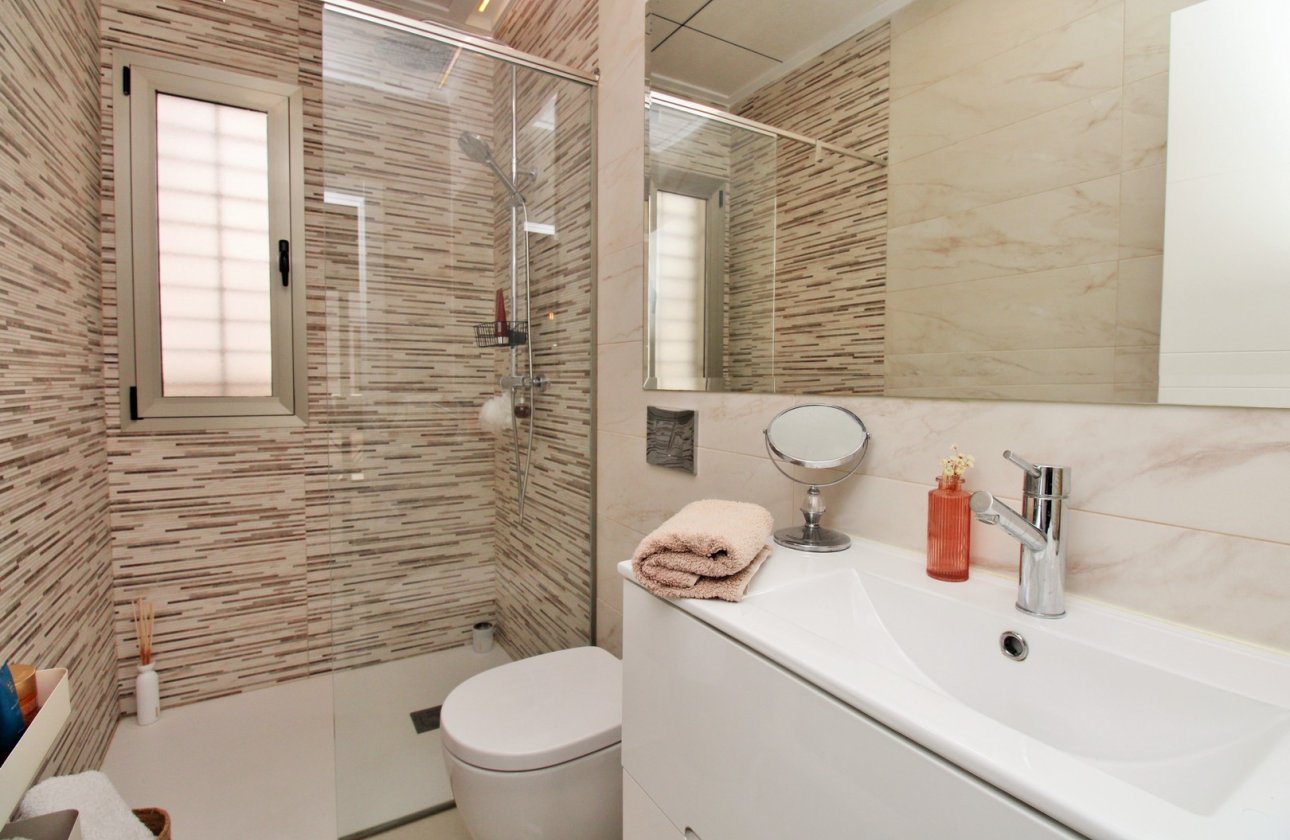 Reventa - Villa - Villamartin - Villamartín