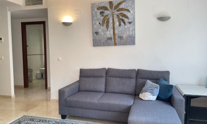 Resale - Apartment / flat - Torrevieja - Punta Prima