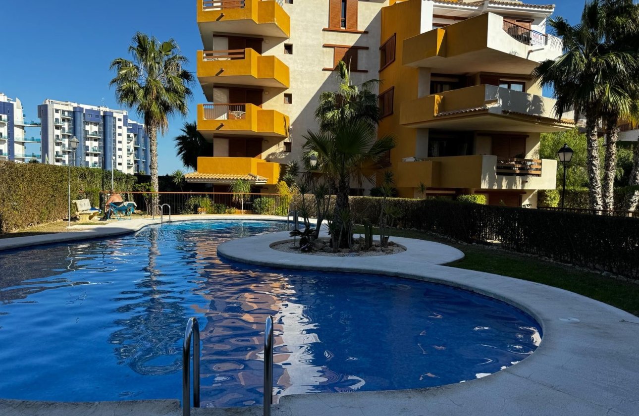 Resale - Apartment / flat - Torrevieja - Punta Prima