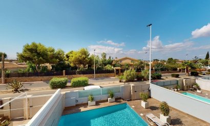 Resale - Villa - Torrevieja