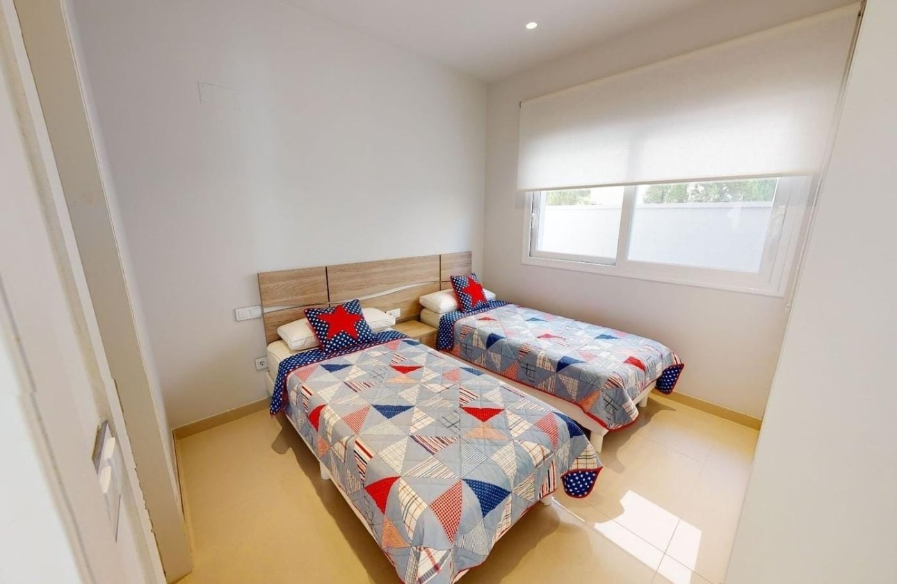 Resale - Villa - Torrevieja