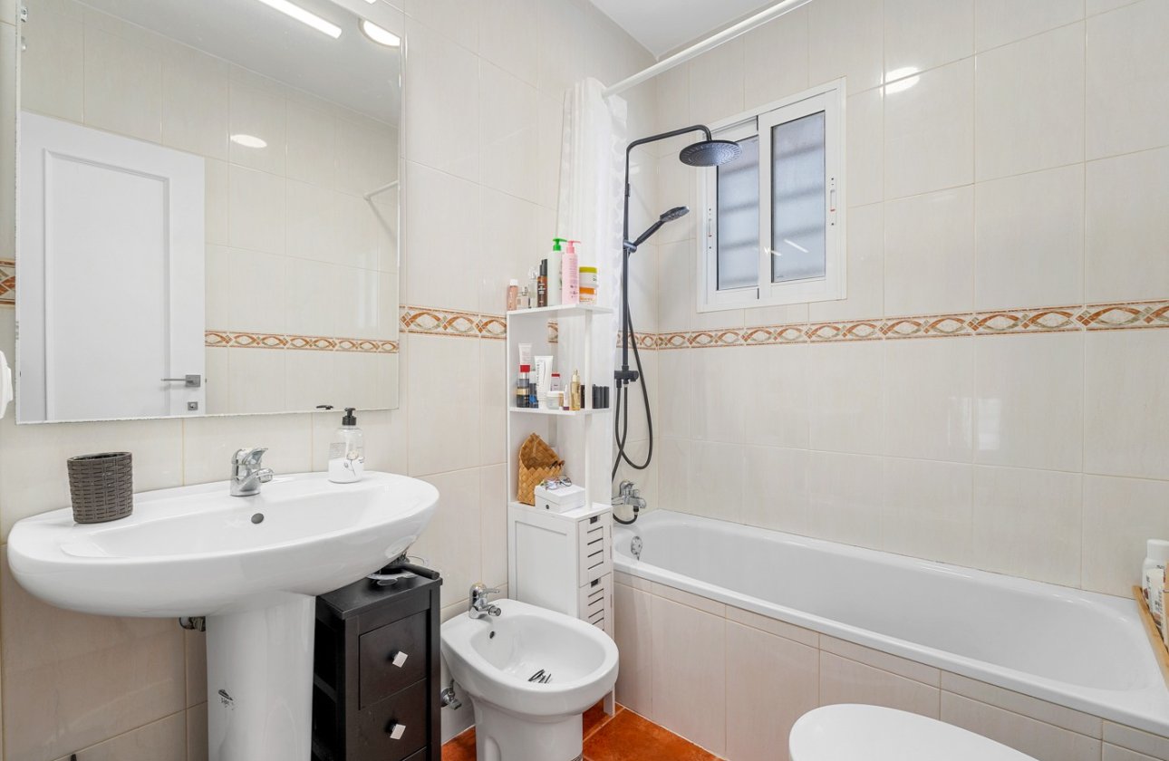 Revente - Villa - Orihuela Costa - Villamartín