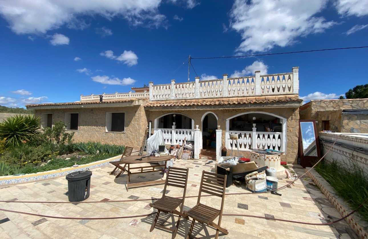 Resale - Villa - Sax