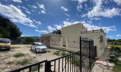 Resale - Villa - Sax
