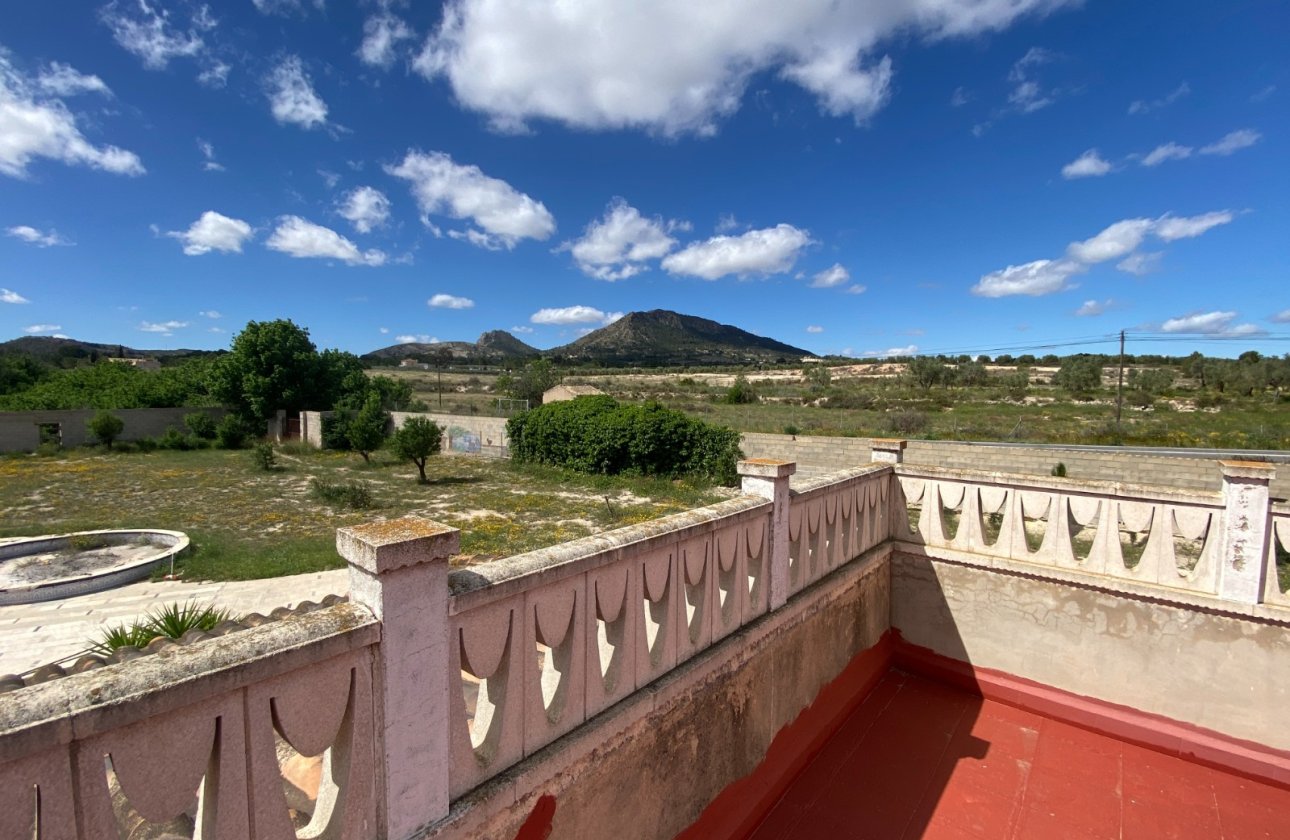 Resale - Villa - Sax