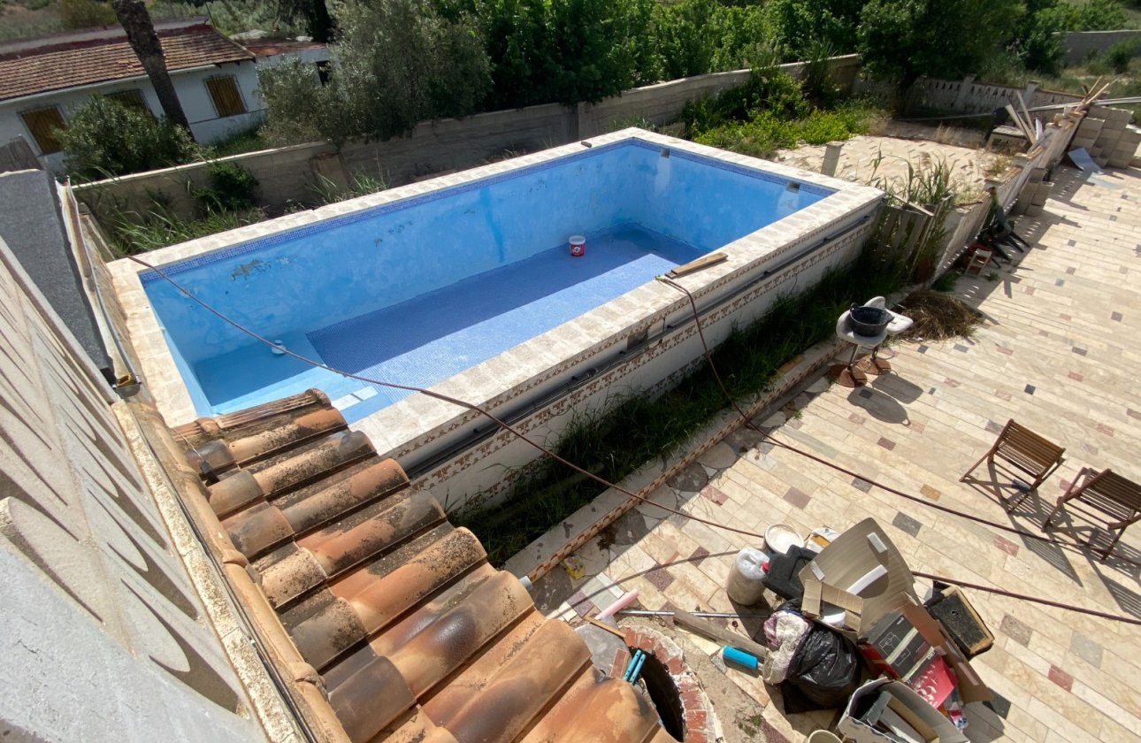 Resale - Villa - Sax