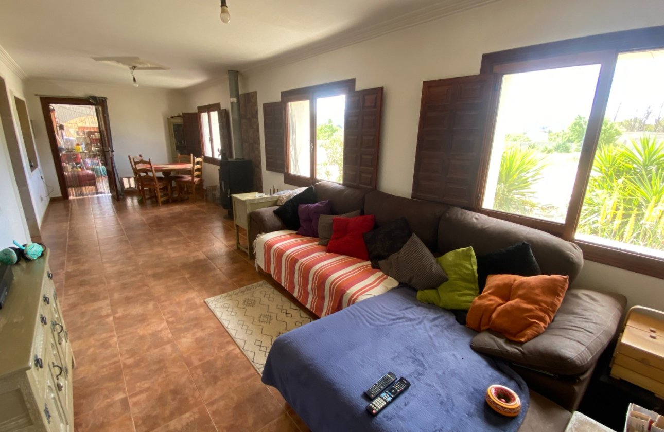 Resale - Villa - Sax