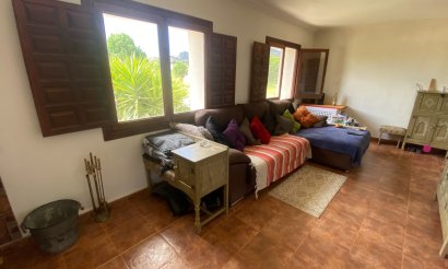 Resale - Villa - Sax
