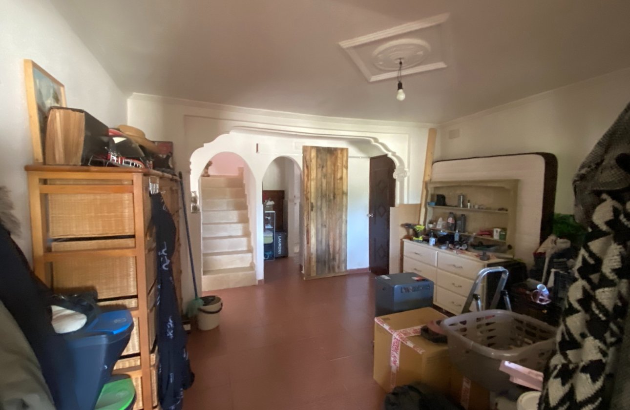 Resale - Villa - Sax