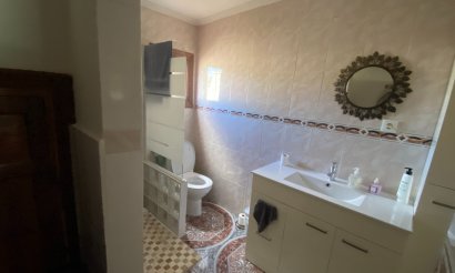 Resale - Villa - Sax