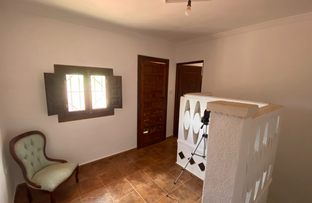 Resale - Villa - Sax