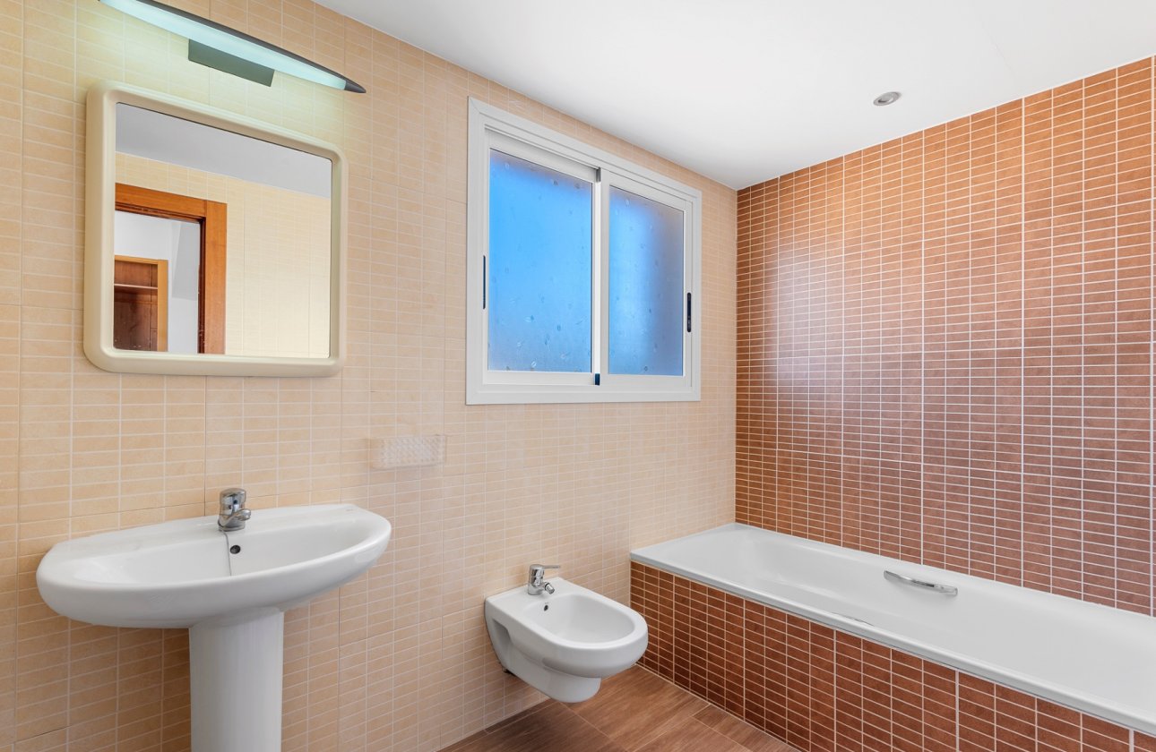 Resale - Villa - Alfas del Pí