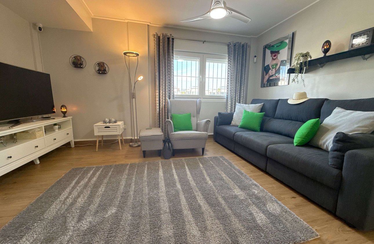 Resale - Villa - Lomas de Cabo Roig