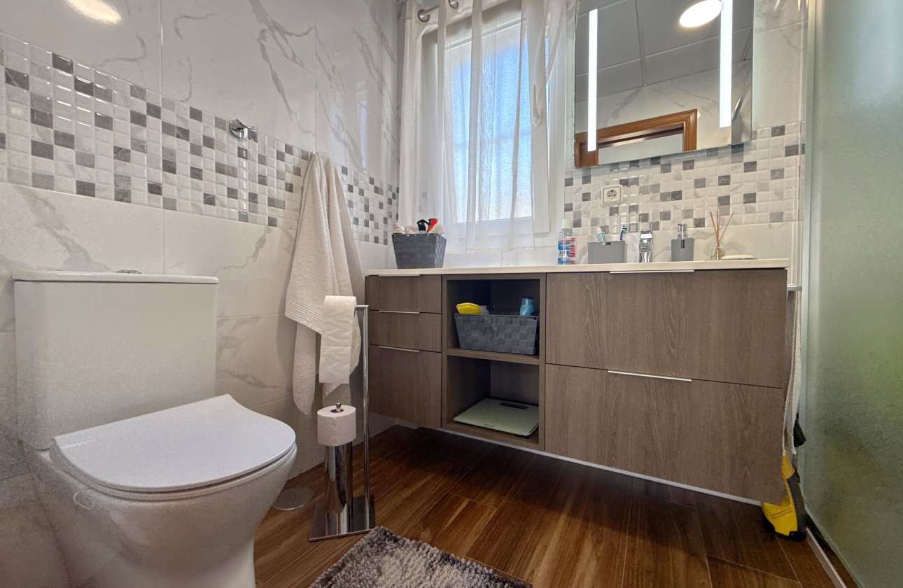 Resale - Villa - Lomas de Cabo Roig