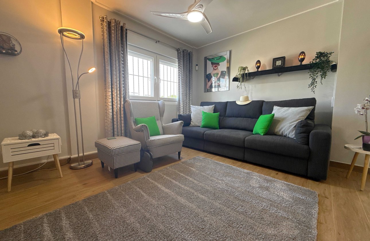 Resale - Villa - Lomas de Cabo Roig