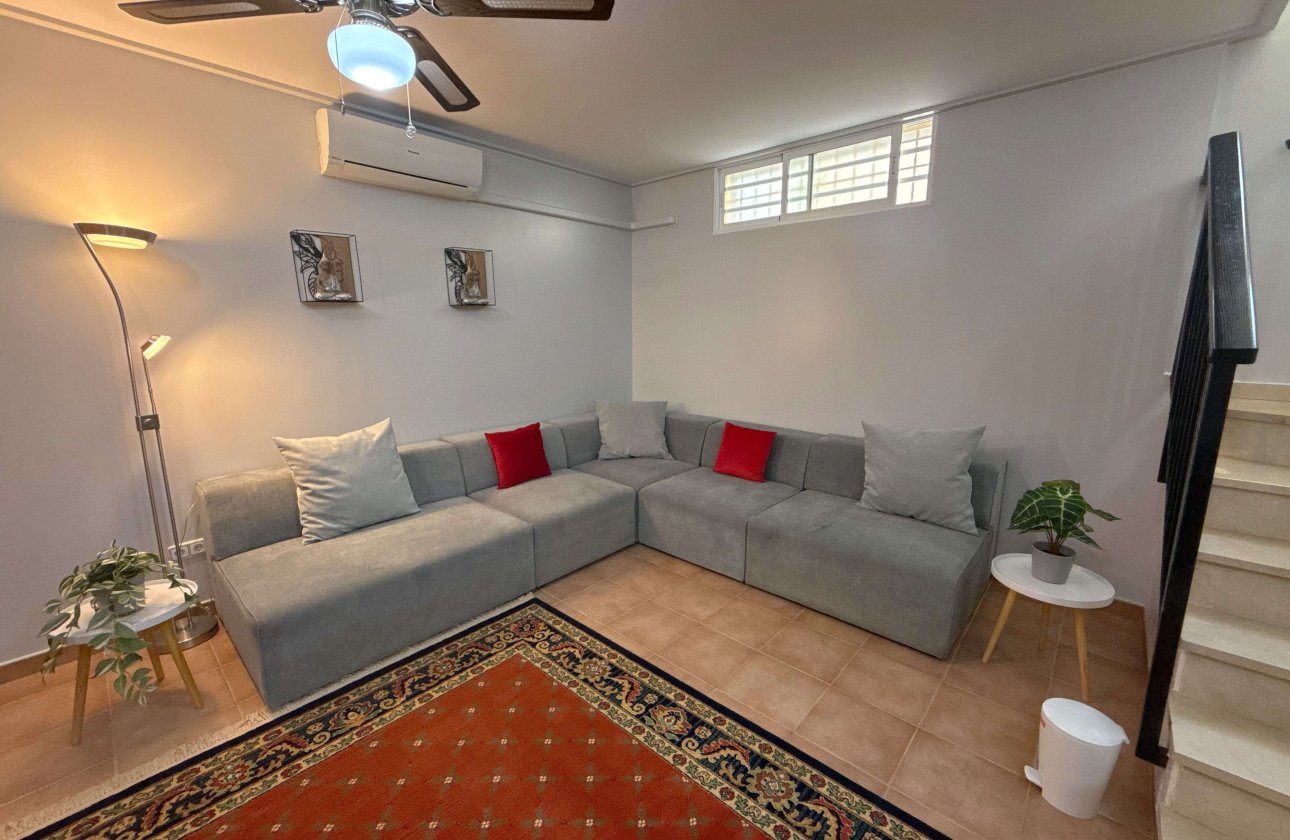 Resale - Villa - Lomas de Cabo Roig