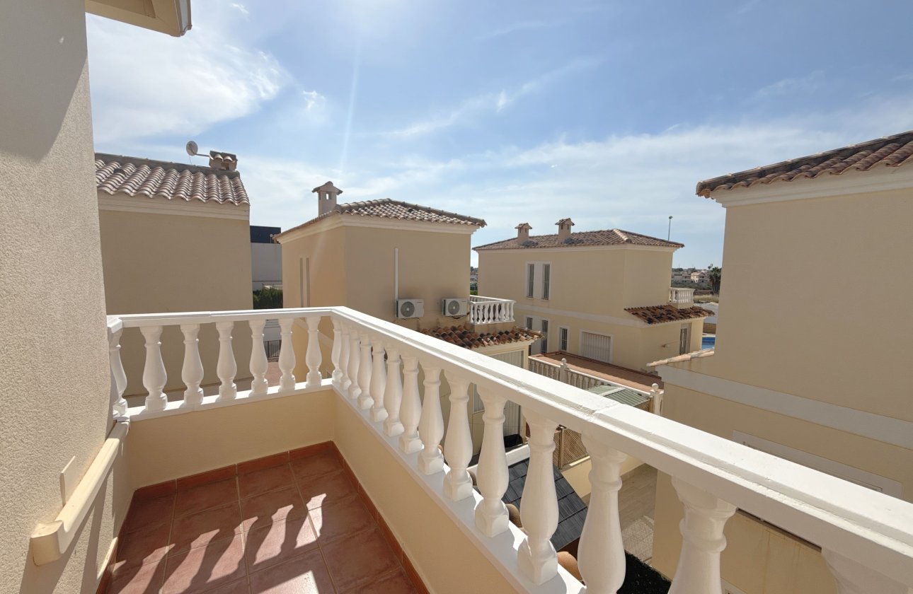 Resale - Villa - Lomas de Cabo Roig