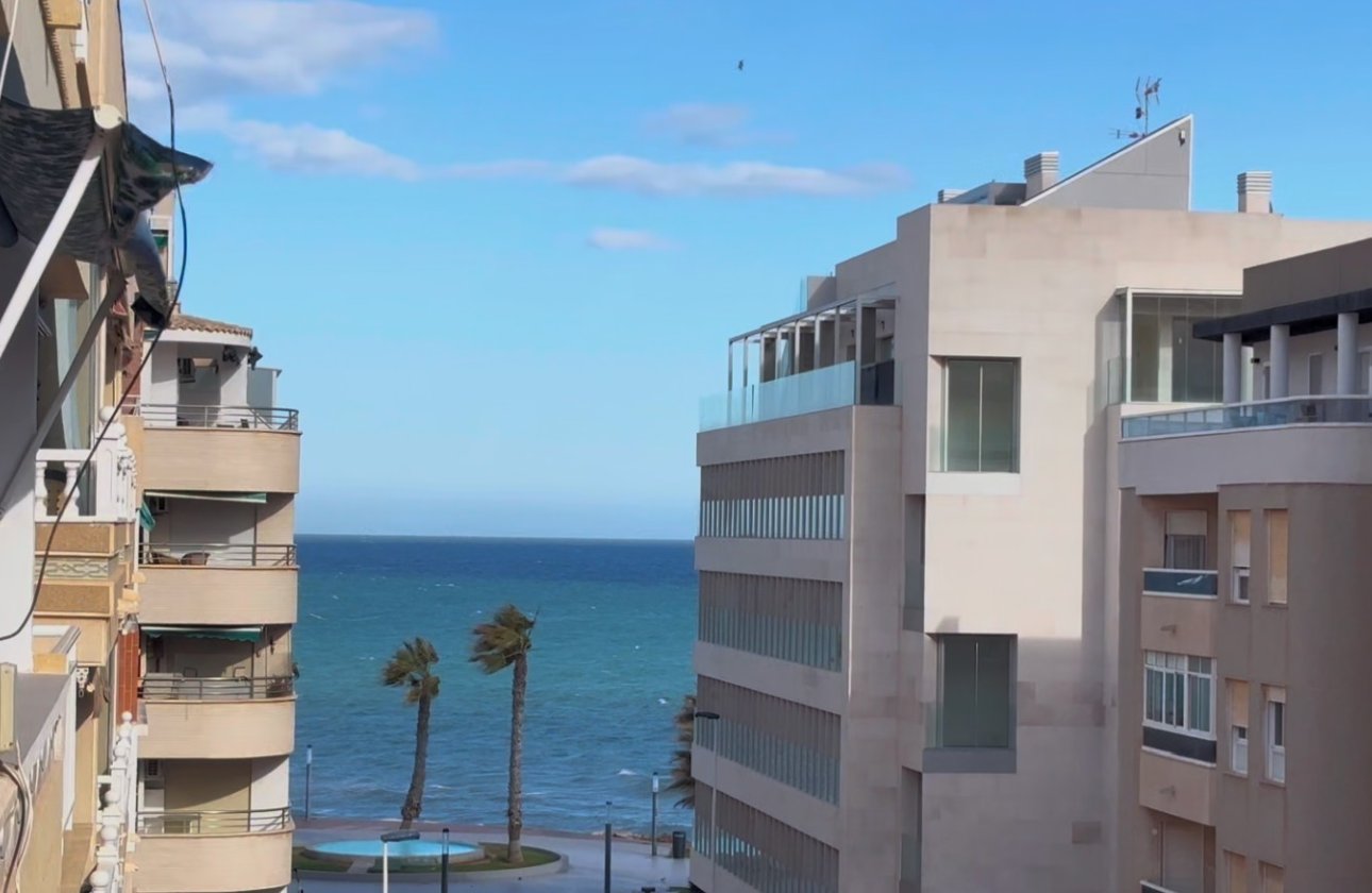 Resale - Apartment / flat - Torrevieja - Playa del cura