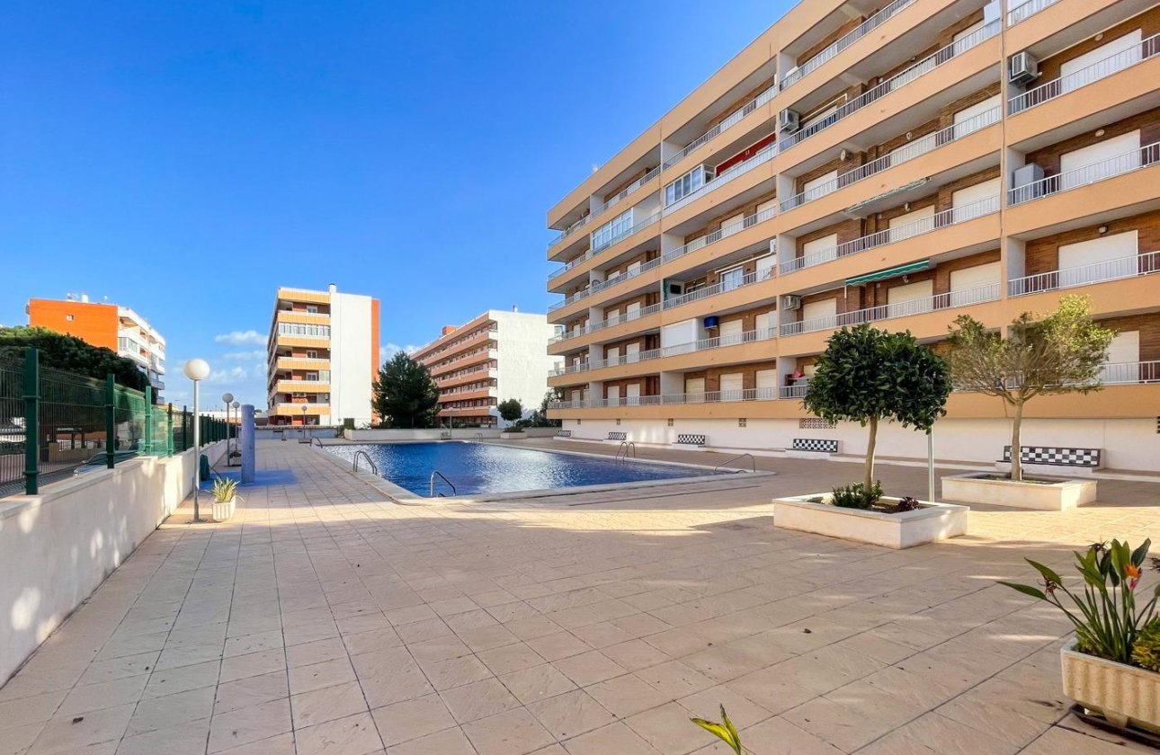 Resale - Apartment / flat - Torrevieja - Punta prima