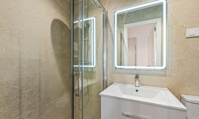 Resale - Apartment / flat - Torrevieja - Punta prima