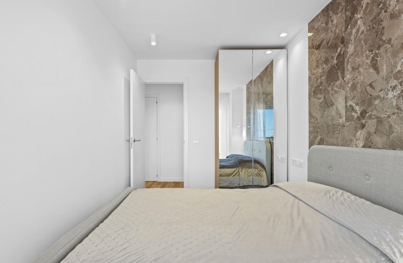 Resale - Apartment / flat - Torrevieja - Punta prima