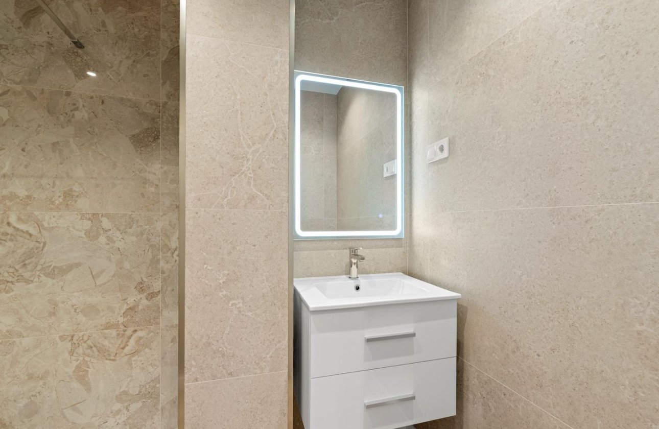 Resale - Apartment / flat - Torrevieja - Punta prima