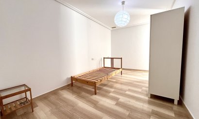 Resale - Apartment / flat - Santa Pola