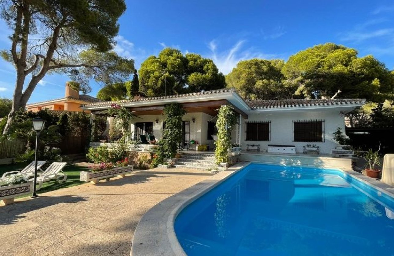 Resale - Villa - Campoamor