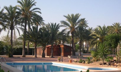Resale - Villa - Elche