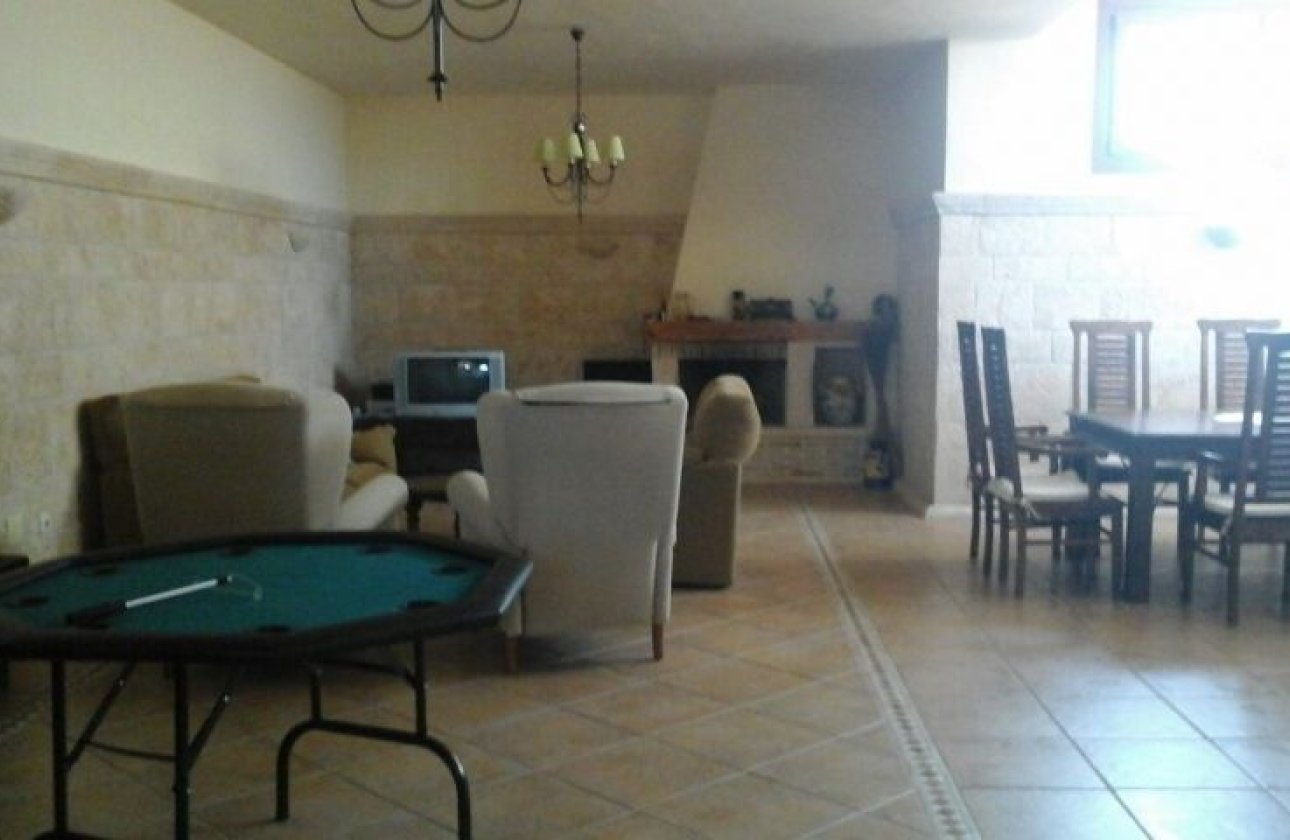 Resale - Villa - Elche