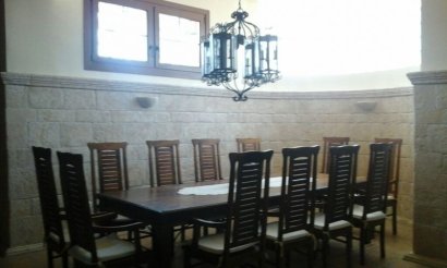 Resale - Villa - Elche