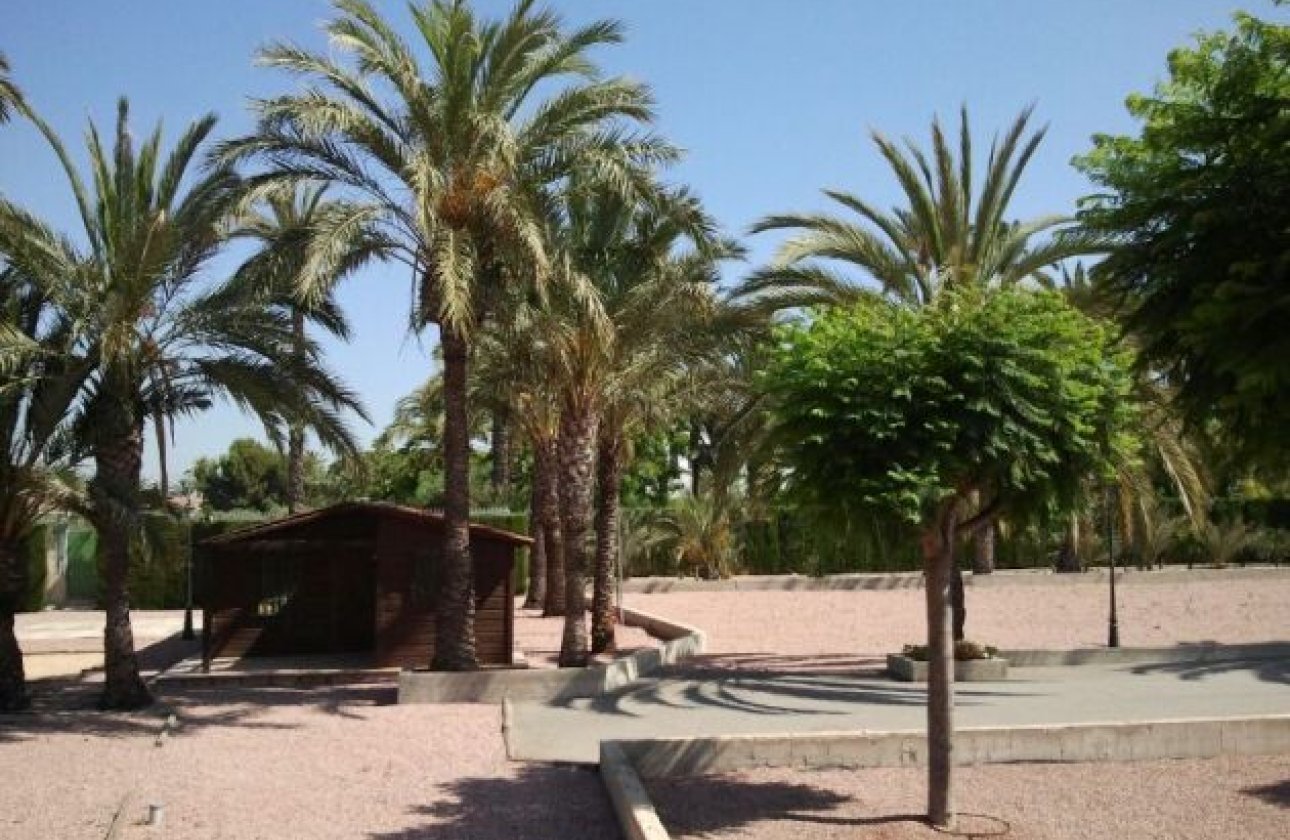 Resale - Villa - Elche