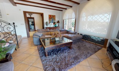 Resale - Villa - Elche