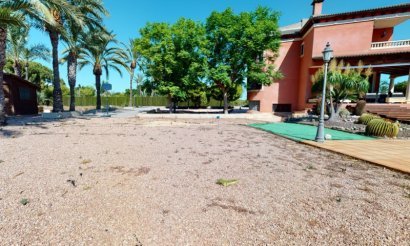 Resale - Villa - Elche