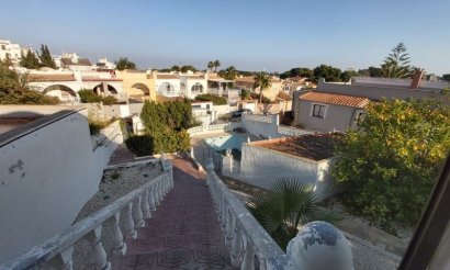 Resale - Villa - Torrevieja