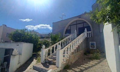 Resale - Villa - Torrevieja