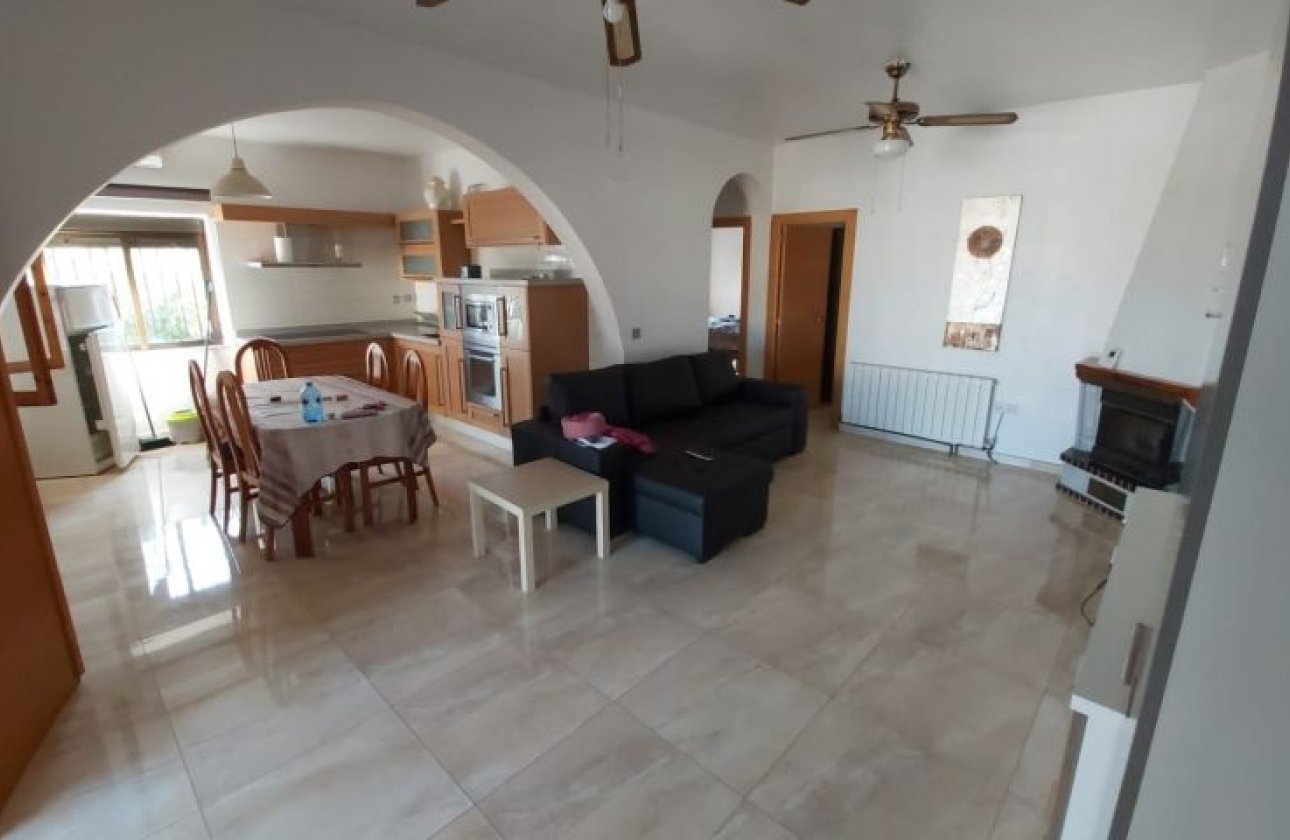 Resale - Villa - Torrevieja