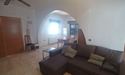 Resale - Villa - Torrevieja