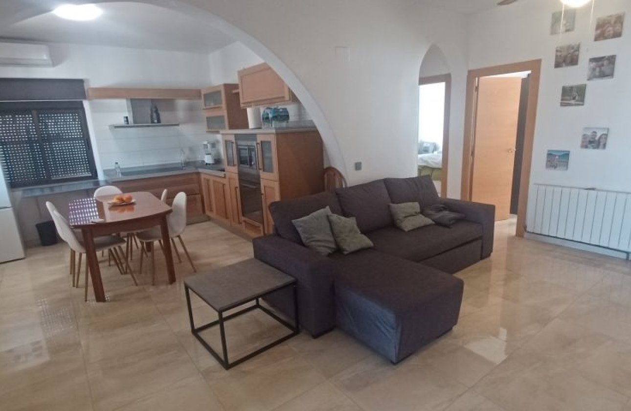 Resale - Villa - Torrevieja